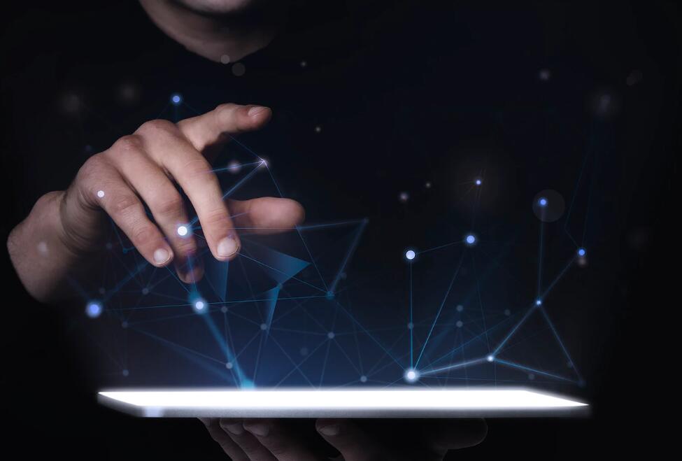 废旧易拉罐可以做什么 易拉罐花卉